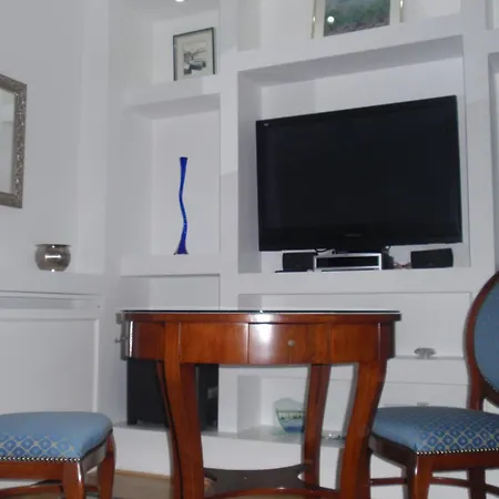 Vulin בית הארחה פולה