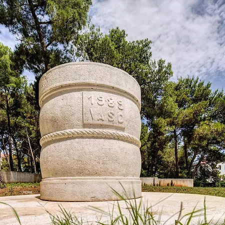 Gostinjska kuća Vulin 4*